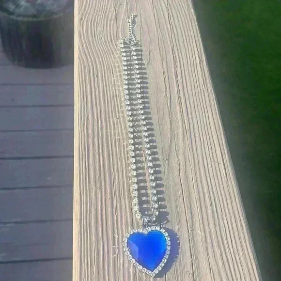 Jewelry - Rhinestone costume, jewelry, beautiful heart.